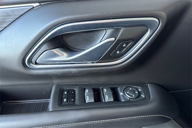 Used 2021 GMC Yukon SLT image 11