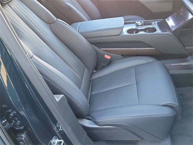 Used 2026 Cadillac Vistiq Luxury image 21