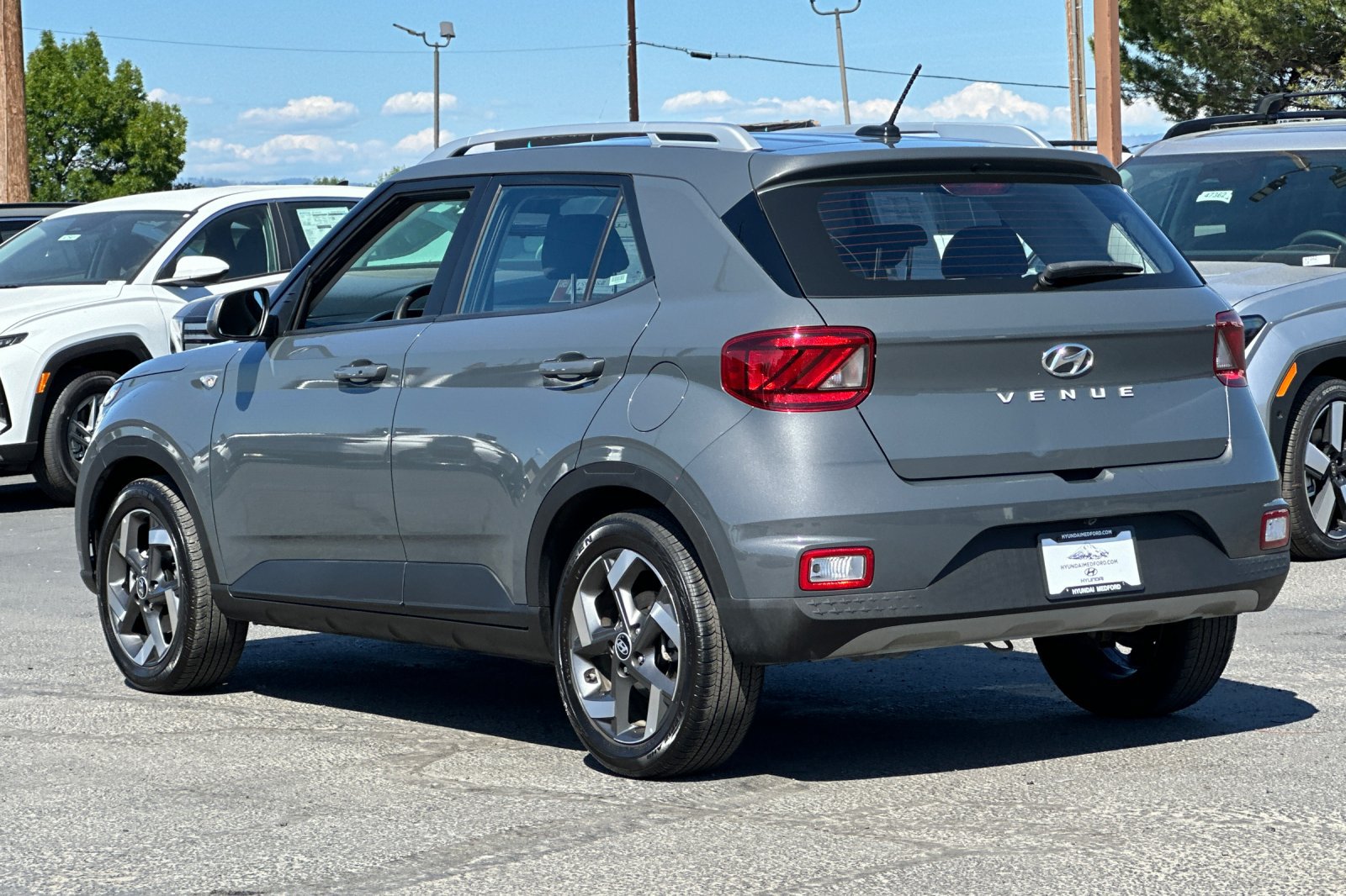 Certified 2025 Hyundai Venue SEL FWD image 6