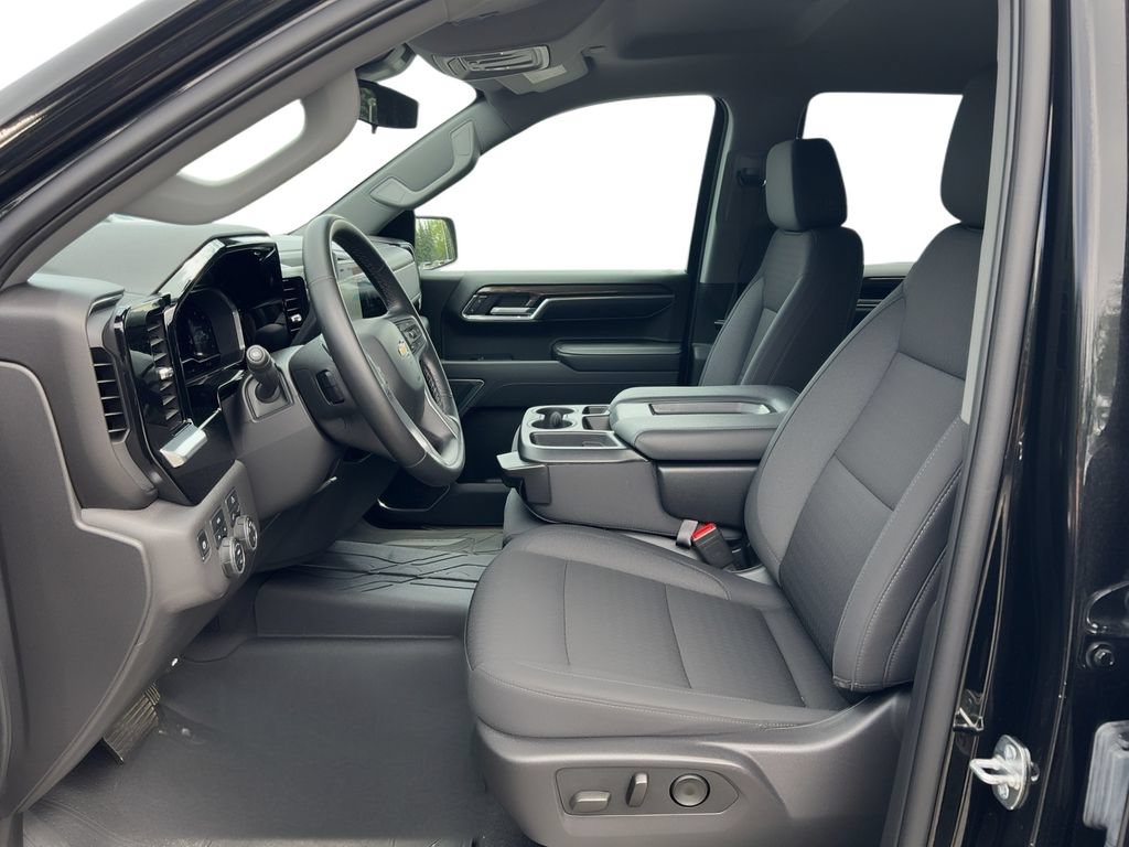 Used 2024 Chevrolet Silverado 1500 LT AWD/4WD image 5