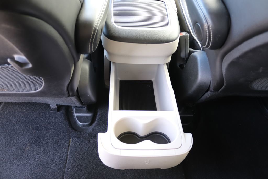 Used 2023 Chrysler Pacifica Limited image 27