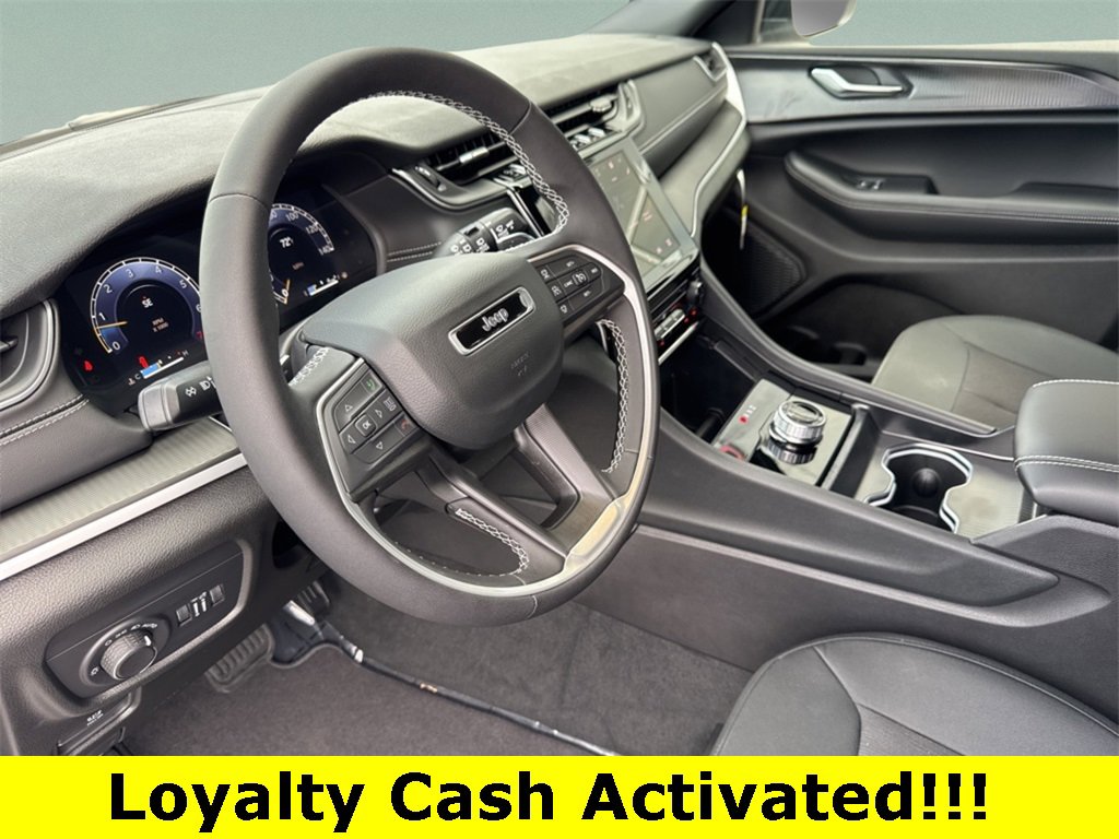 New 2025 Jeep Grand Cherokee Laredo w/ Trailer Tow Package image 19