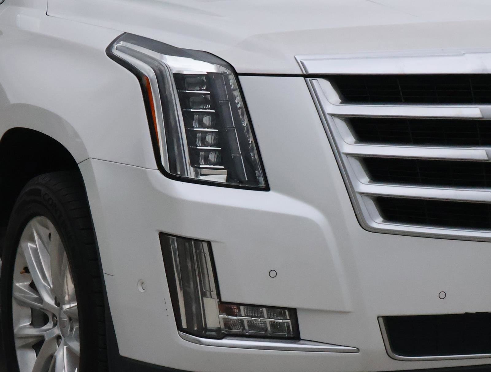 Used 2019 Cadillac Escalade Luxury RWD image 9