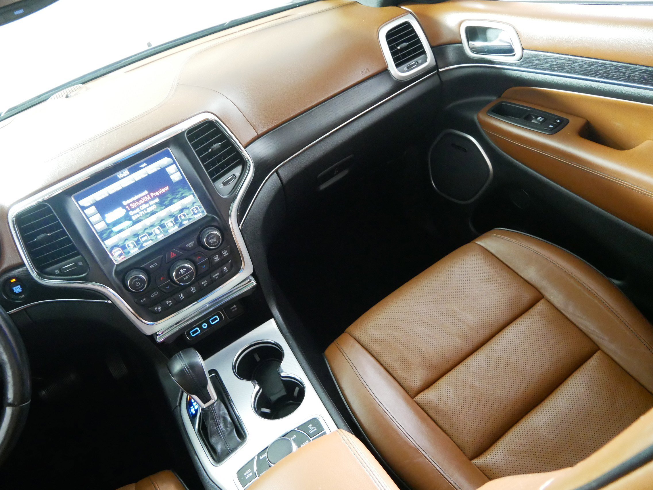 Used 2018 Jeep Grand Cherokee Summit image 11