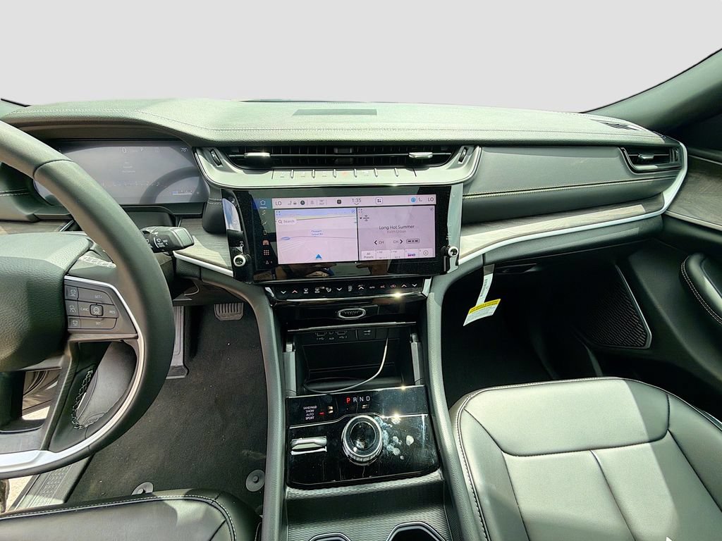 New 2026 Jeep Grand Cherokee Limited w/ Limited Altitude Package AWD/4WD image 27