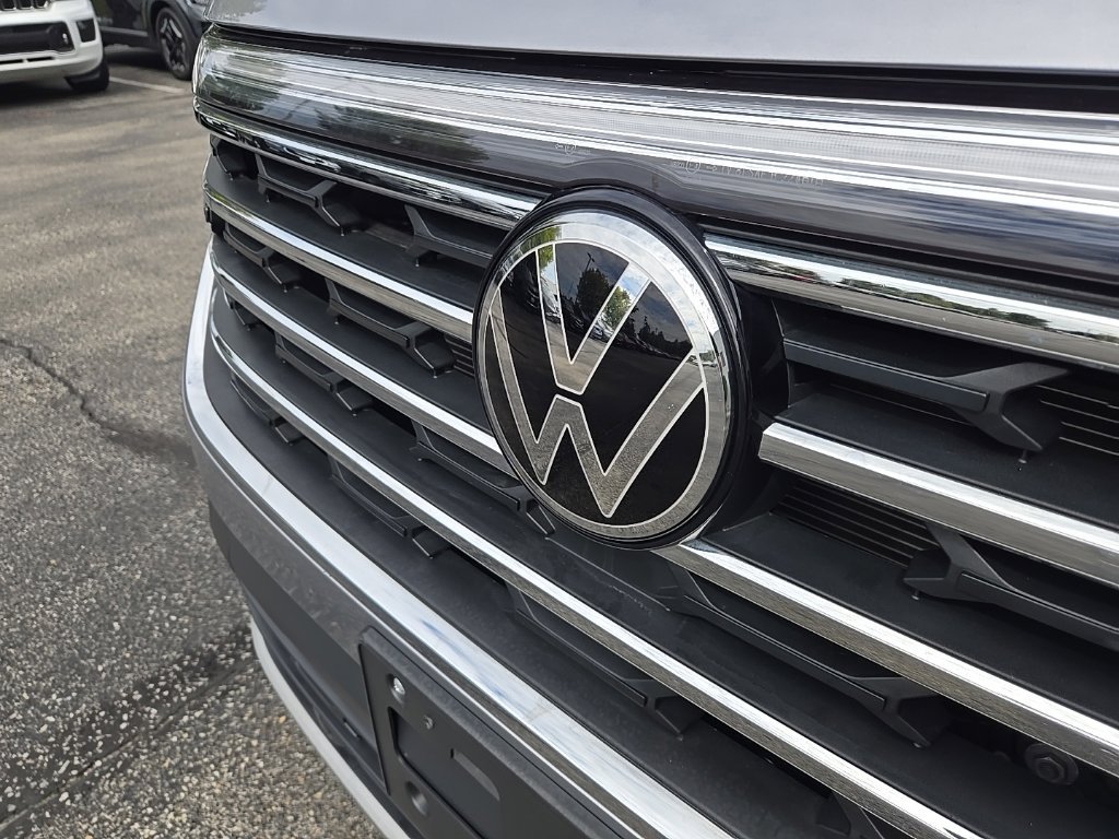 Used 2025 Volkswagen Atlas SE AWD/4WD image 23