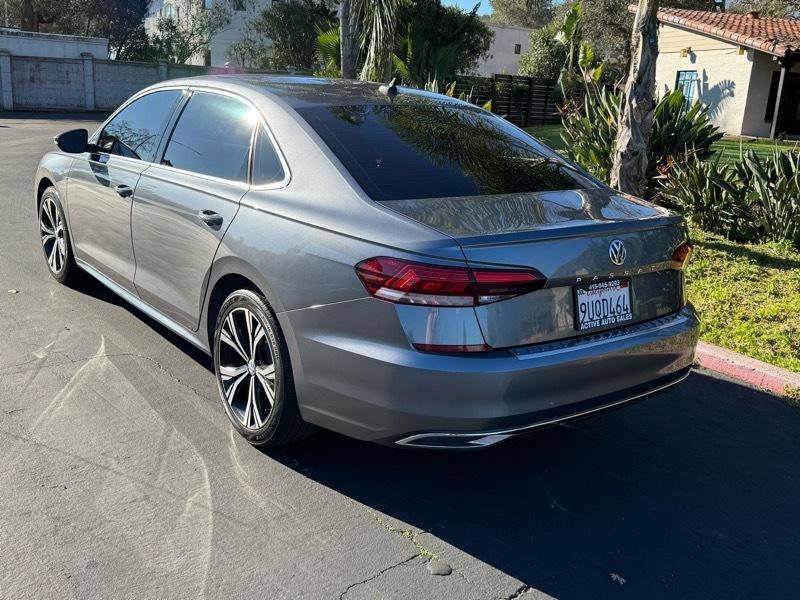 Used 2022 Volkswagen Passat 2.0T SE image 3