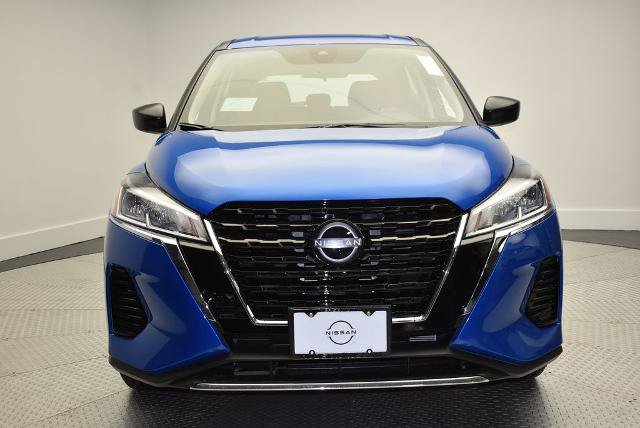 Certified 2025 Nissan Kicks Play S FWD image 2