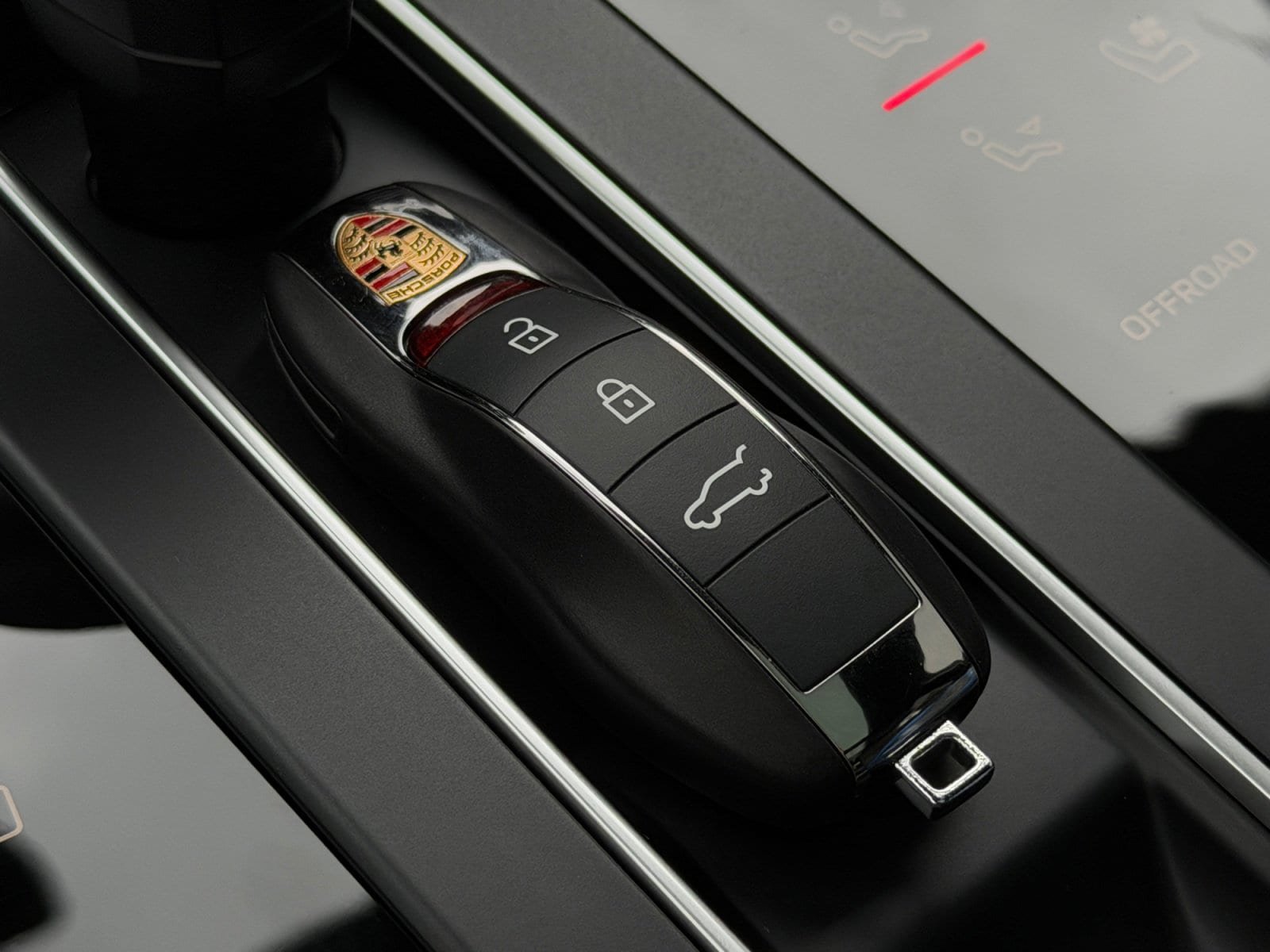 New 2026 Porsche Macan AWD/4WD image 28