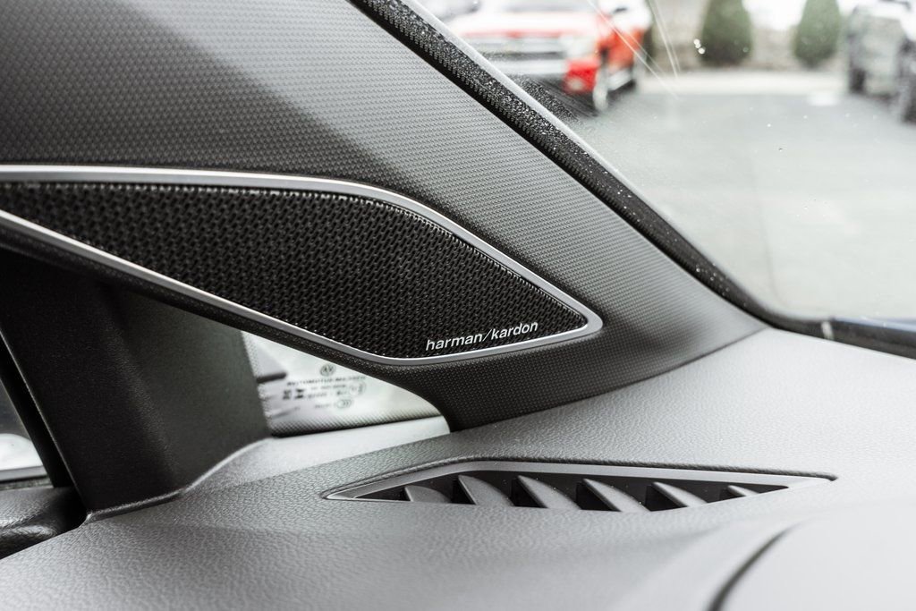 Used 2024 Volkswagen Golf R image 19