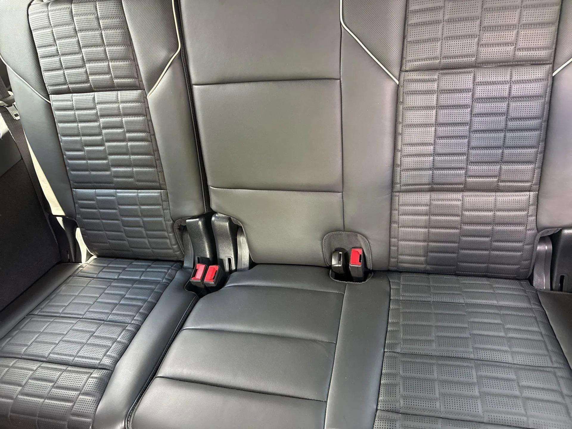 Used 2023 Cadillac Escalade ESV V AWD/4WD image 30