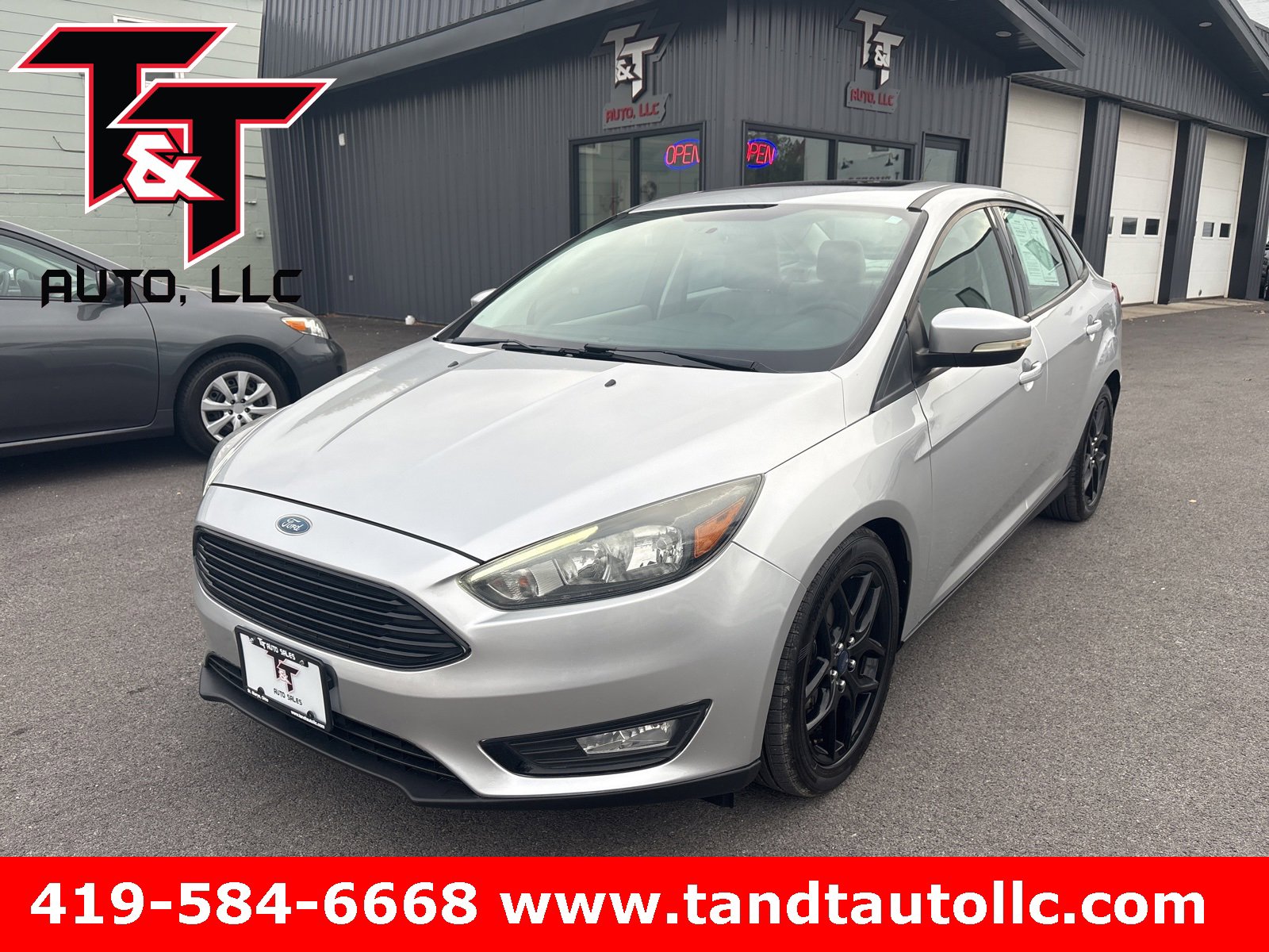 Used 2016 Ford Focus SE image 1