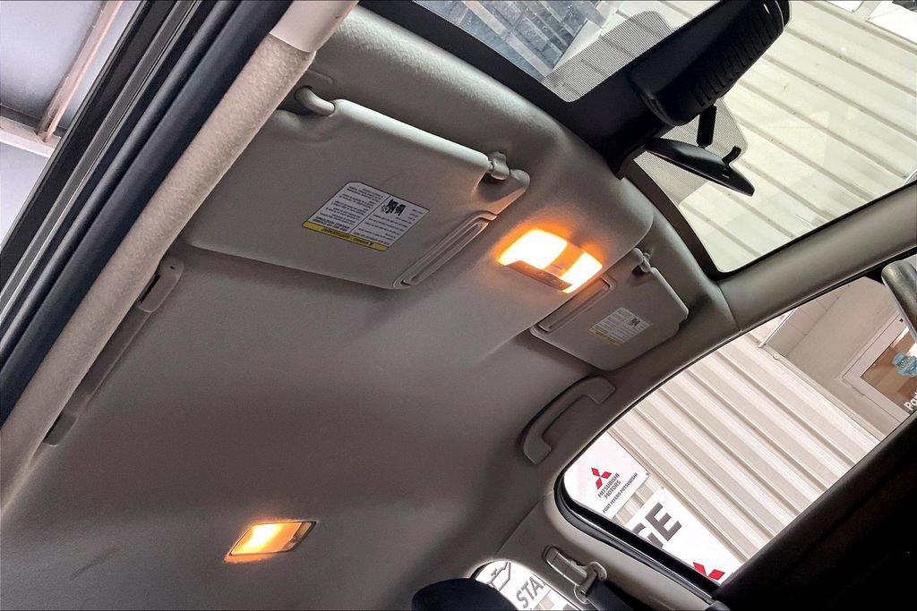 Used 2025 Nissan Versa SV FWD image 13