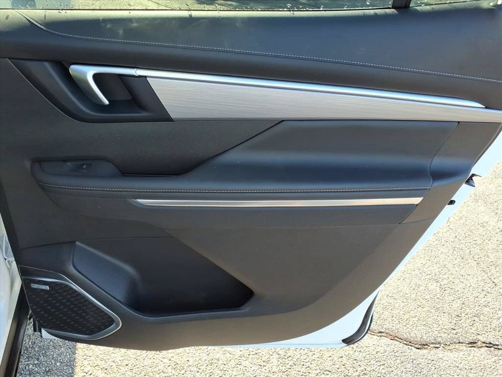 Used 2026 Buick Enclave Preferred FWD image 16