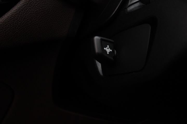 Used 2023 BMW M550i xDrive w/ Executive Package image 30