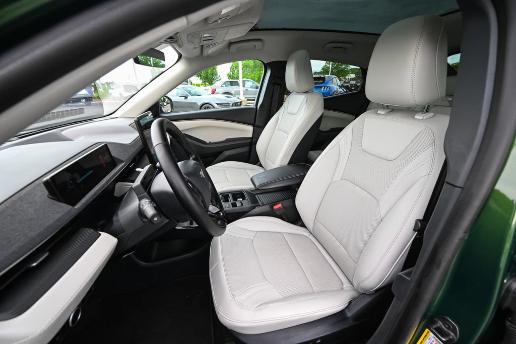 Used 2025 Ford Mustang Mach-E Premium AWD/4WD image 19