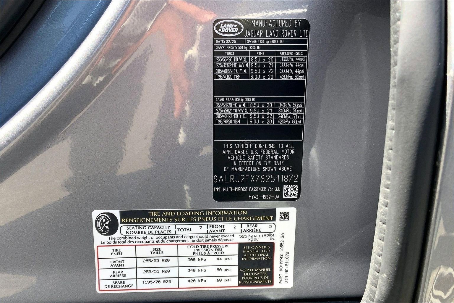 Used 2025 Land Rover Discovery S AWD/4WD image 33