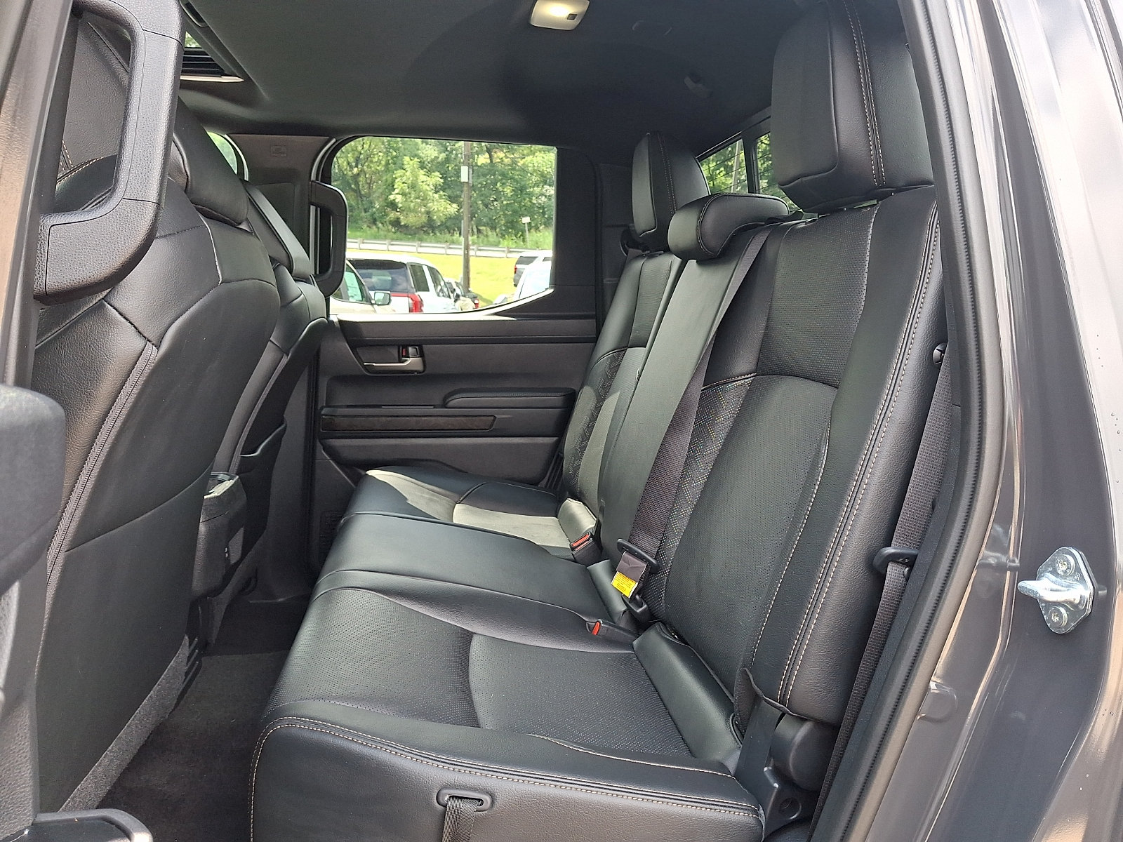 Used 2025 Toyota Tacoma Limited AWD/4WD image 10