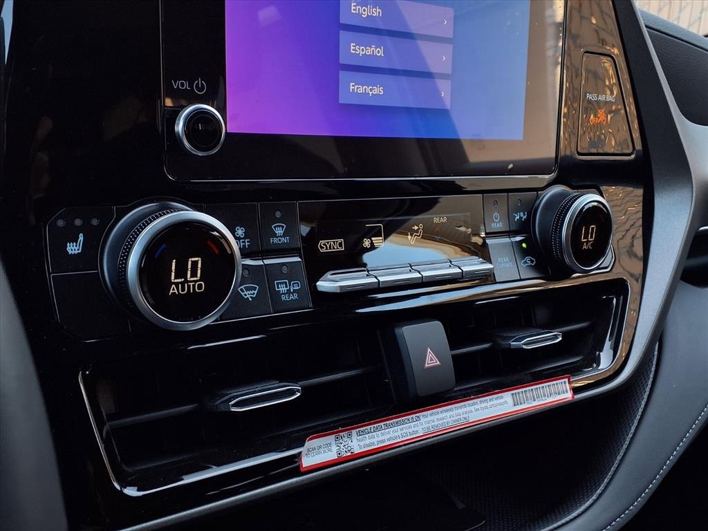 Certified 2025 Toyota Highlander XLE image 10