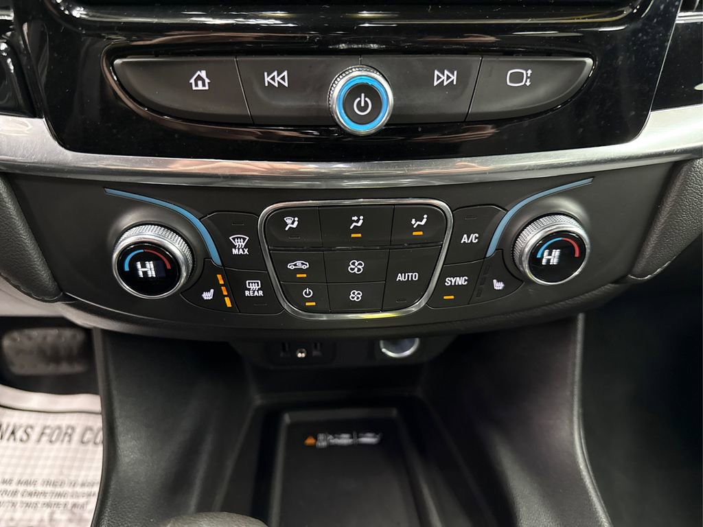 Used 2023 Chevrolet Traverse LT image 31