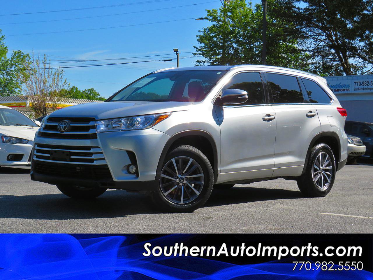 Used 2018 Toyota Highlander XLE FWD image 1