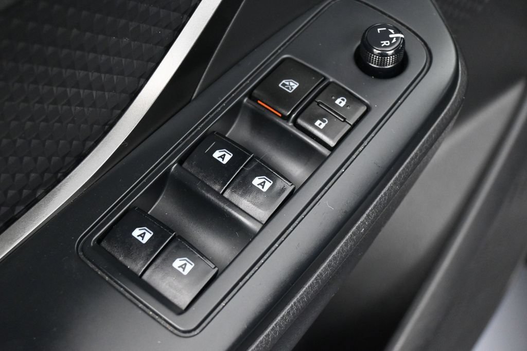 Used 2019 Toyota C-HR LE FWD image 13