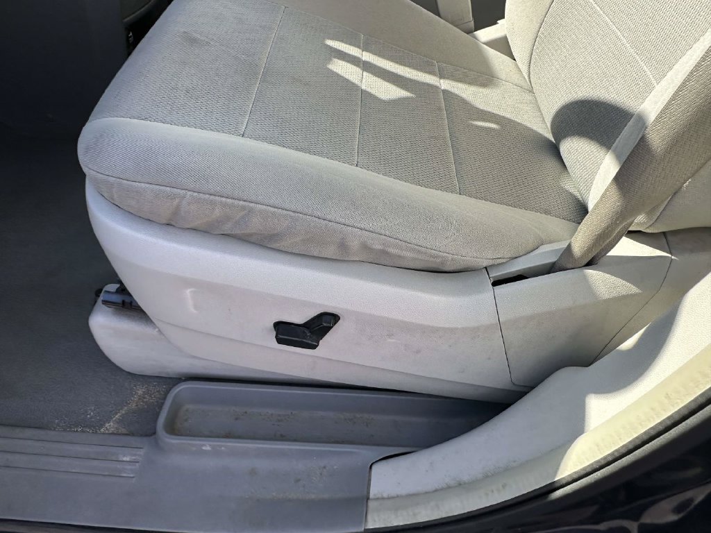 Used 2008 Dodge Grand Caravan SXT FWD image 18
