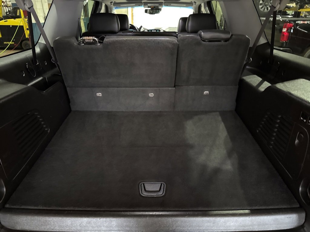 Used 2015 Chevrolet Suburban LTZ image 7