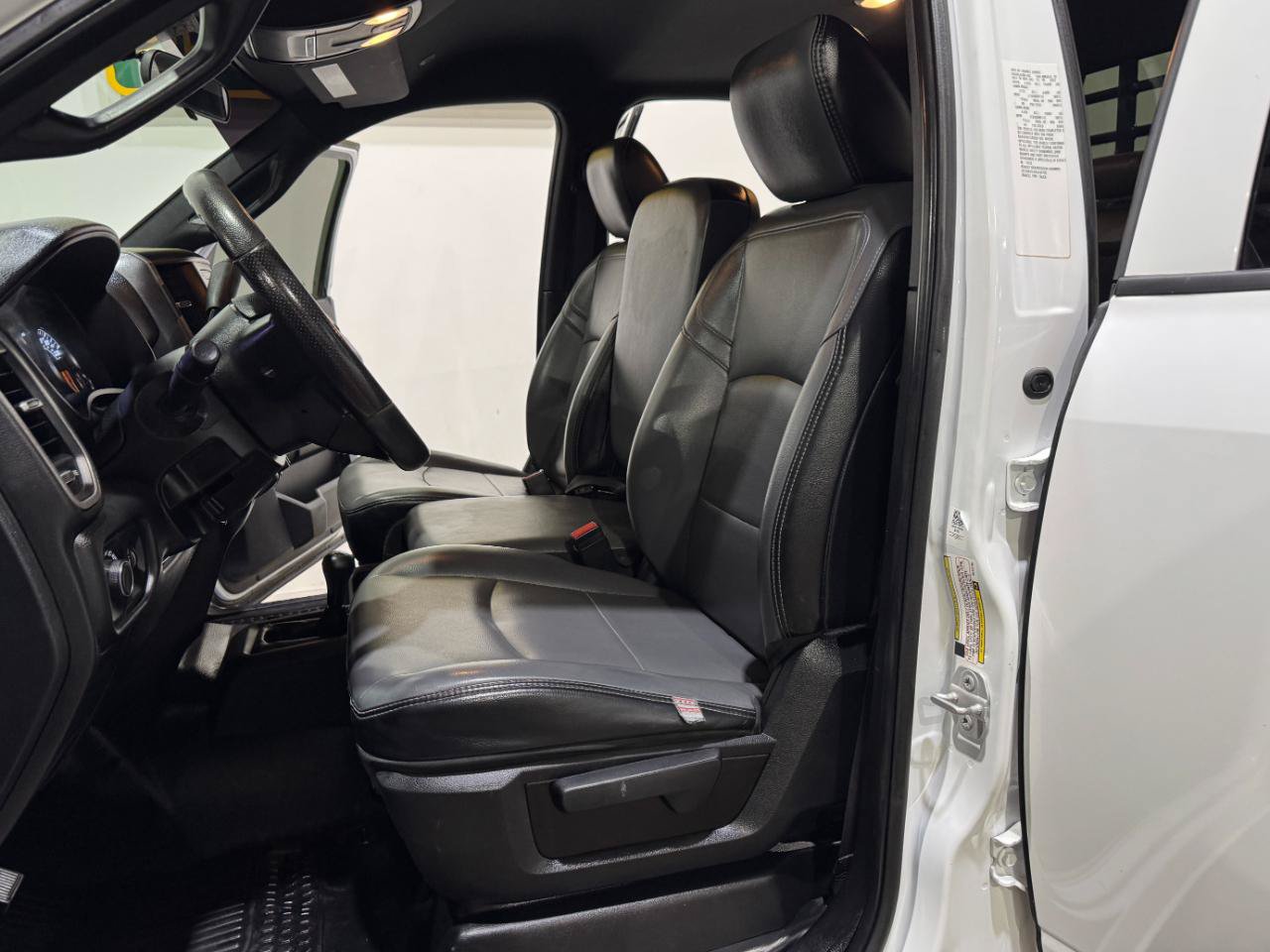 Used 2022 RAM 3500 Tradesman AWD/4WD image 13