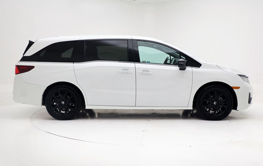 Used 2025 Honda Odyssey Sport-L image 3