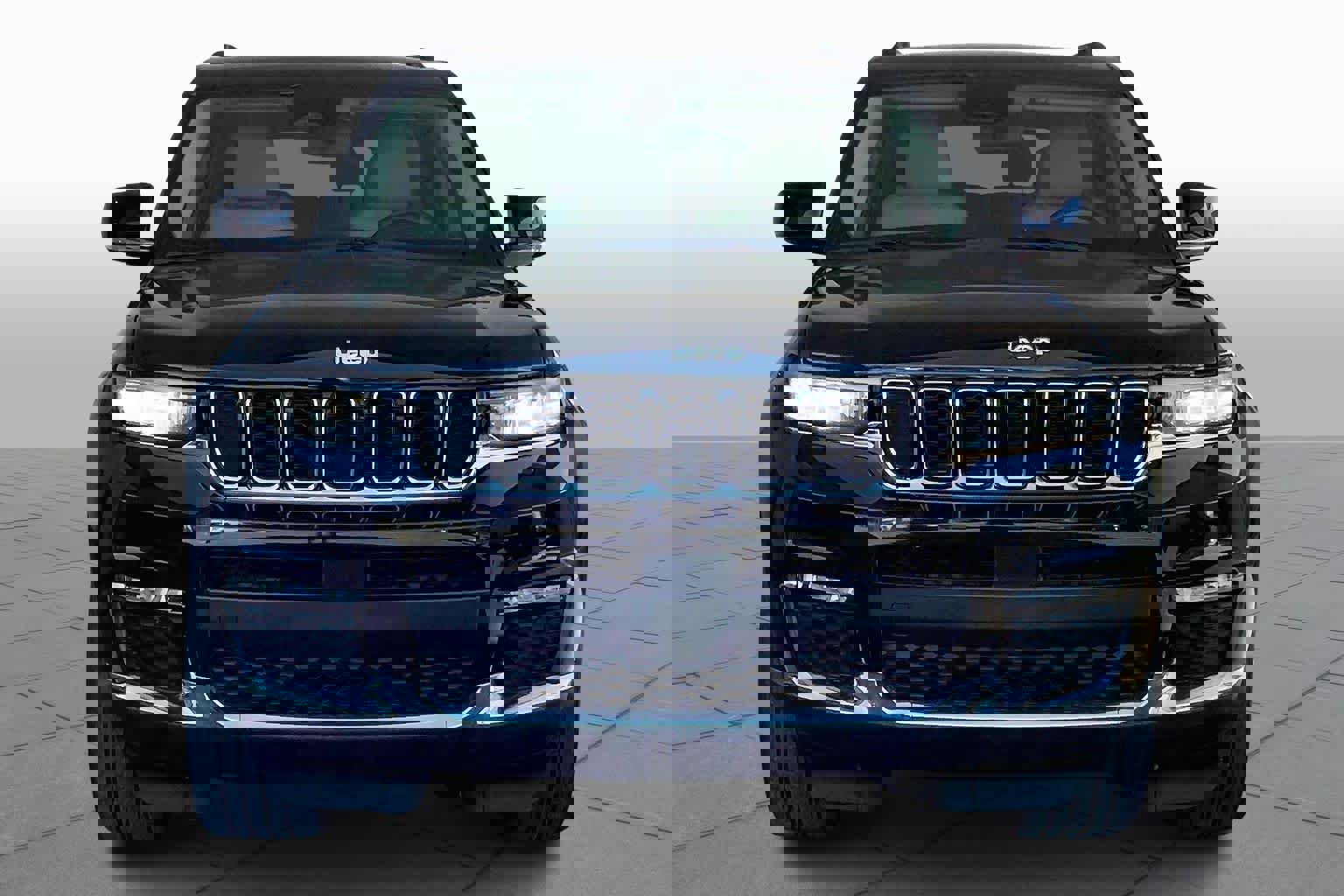 Used 2021 Jeep Grand Cherokee L Limited image 4