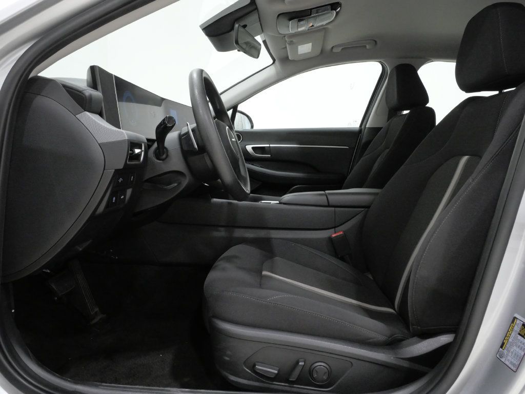 Used 2025 Hyundai Sonata SEL FWD image 12