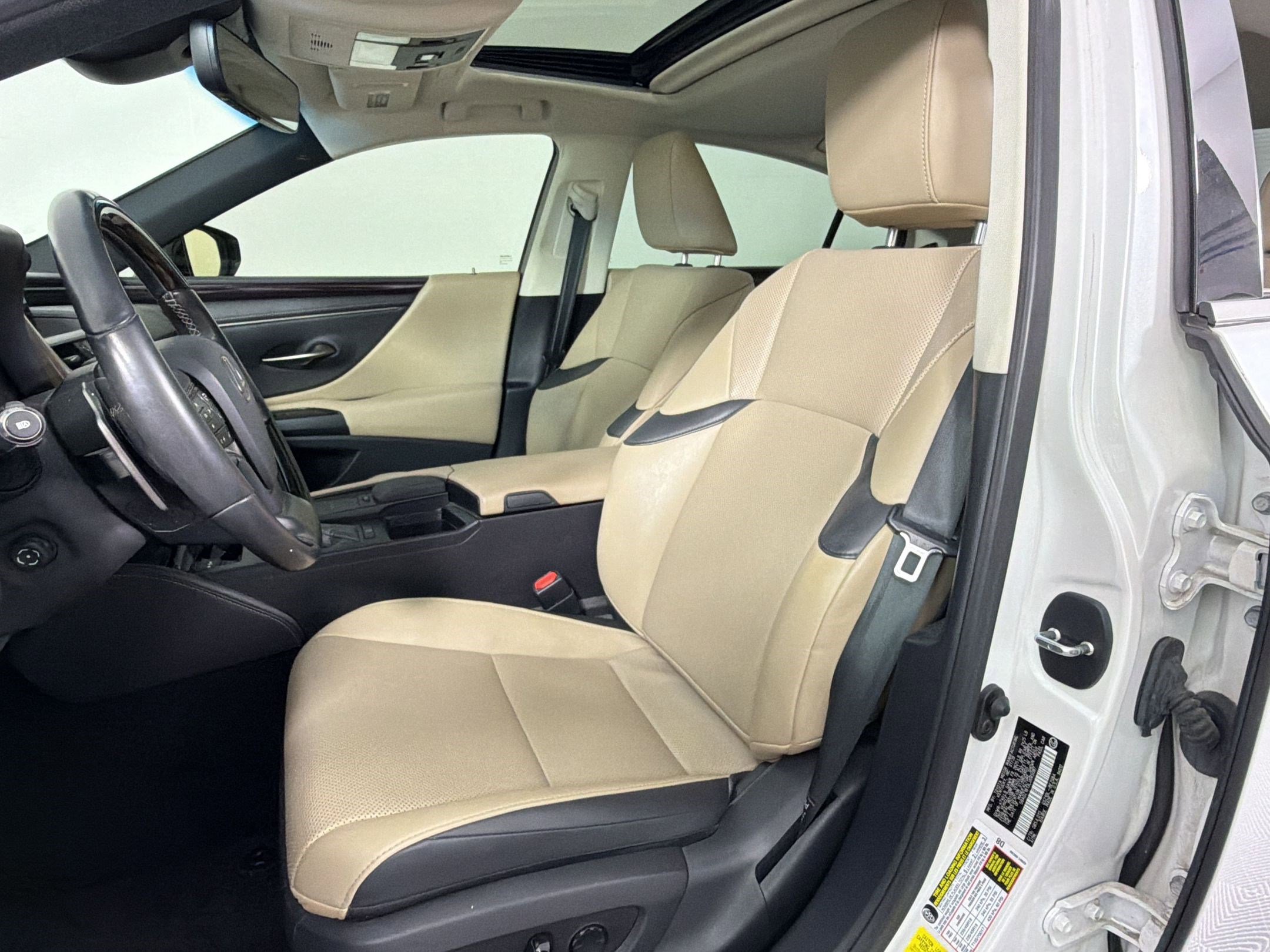 Used 2020 Lexus ES 350 w/ Premium Package FWD image 5