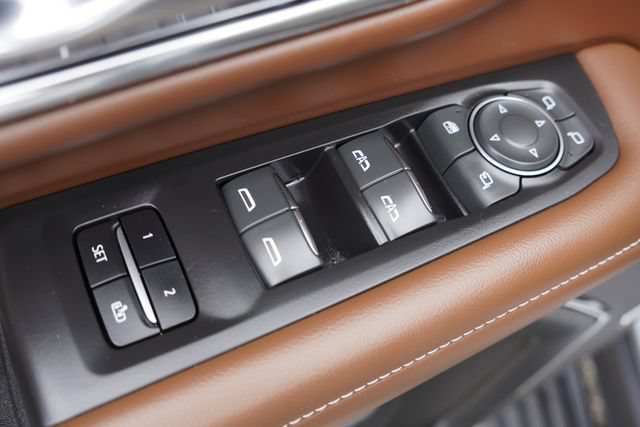 Used 2023 Chevrolet Suburban High Country AWD/4WD image 27