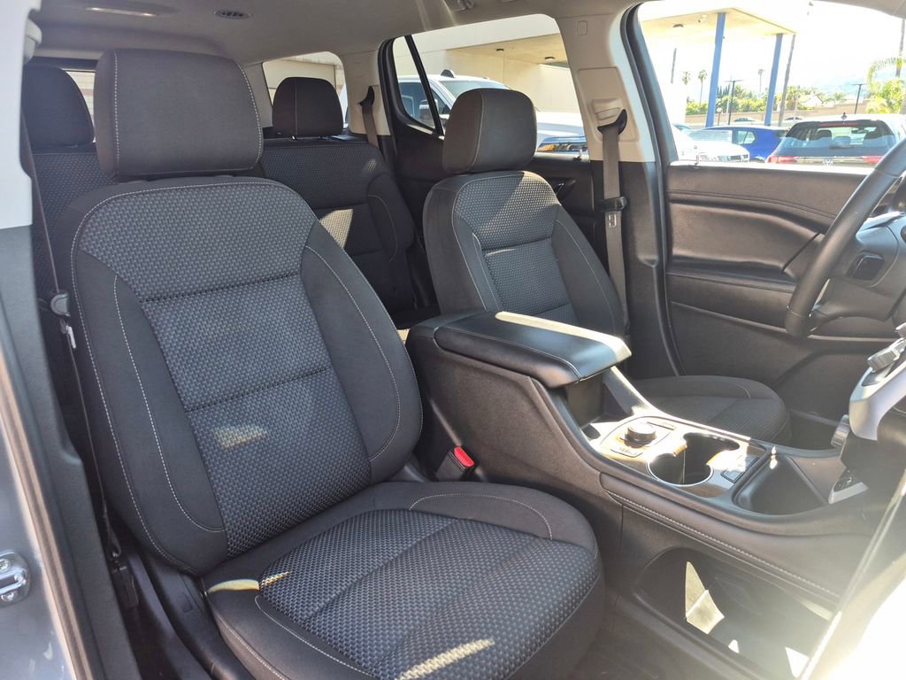 Used 2023 GMC Acadia SLE w/ Driver Convenience Package image 30