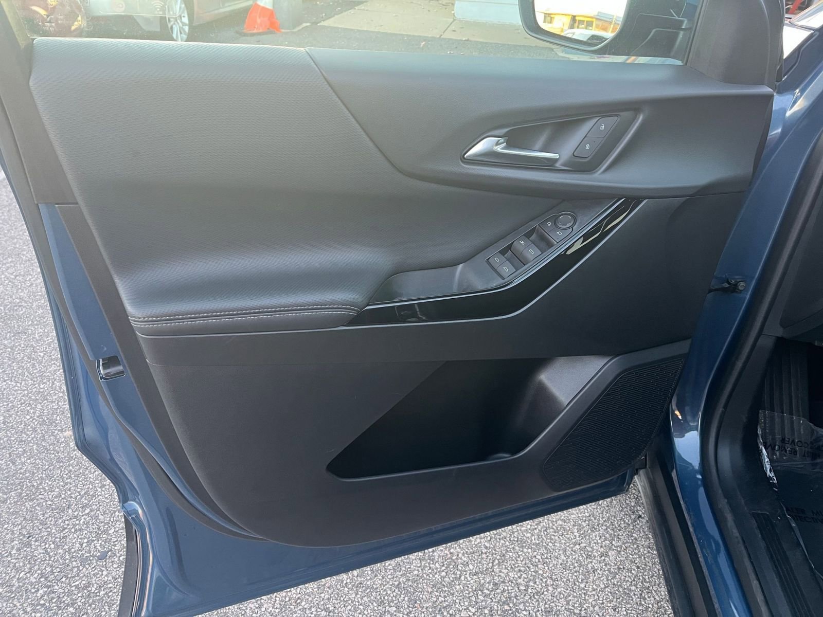 Used 2025 Chevrolet Equinox LT image 20