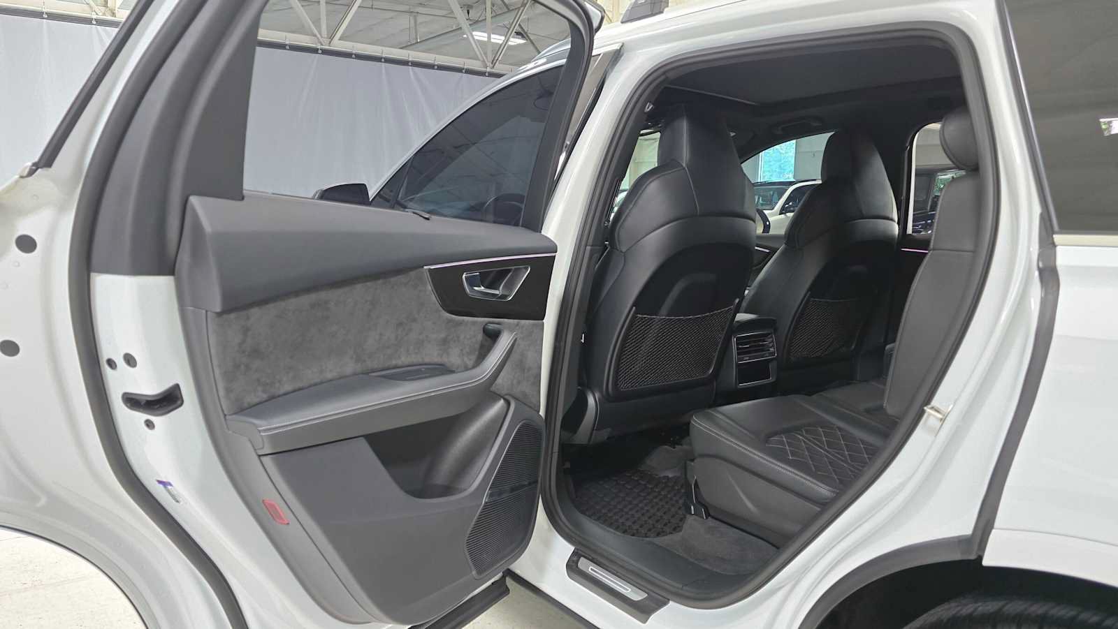 Used 2022 Audi SQ7 Prestige w/ Prestige Package AWD/4WD image 15
