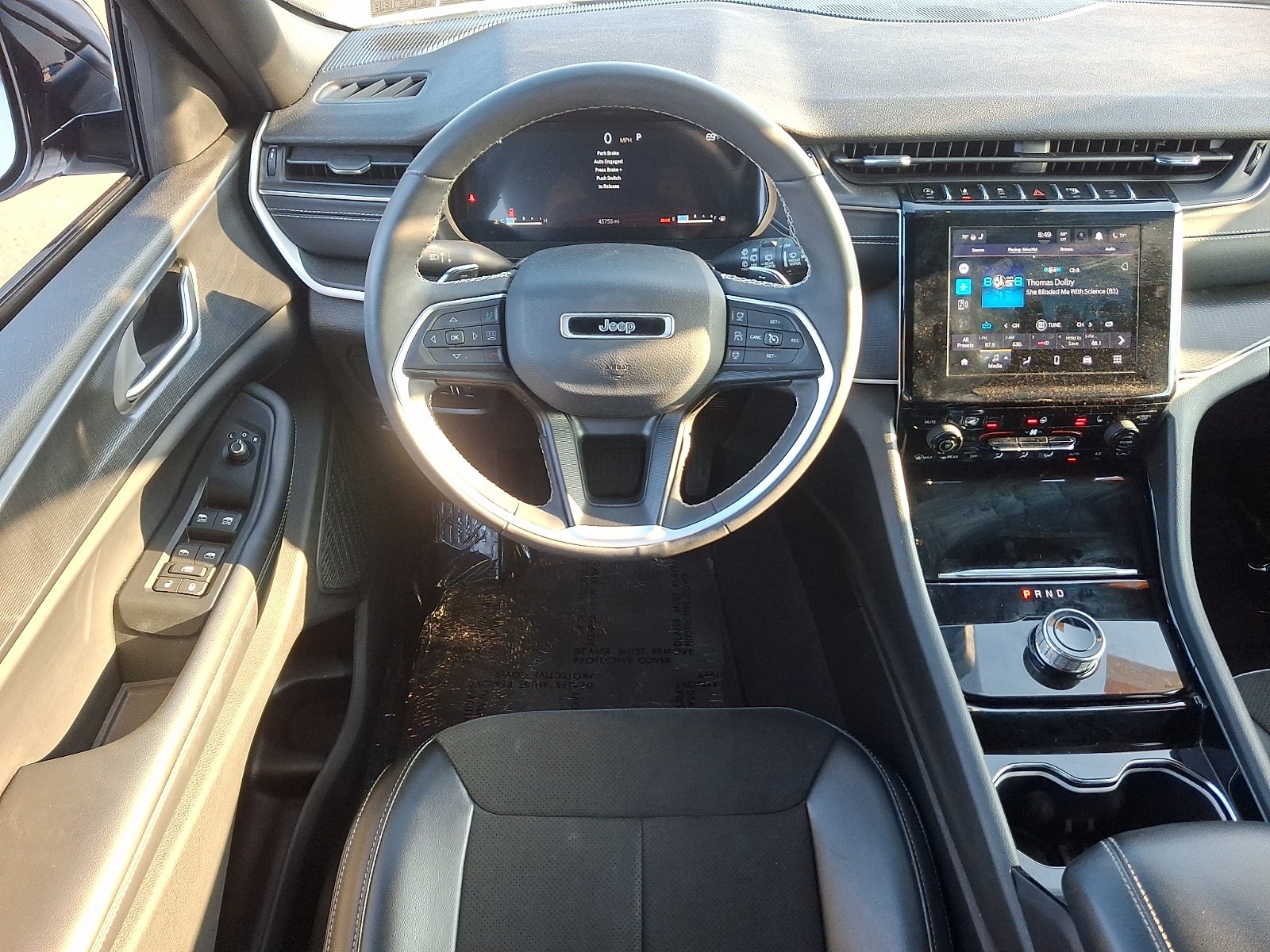 Used 2023 Jeep Grand Cherokee Altitude AWD/4WD image 11