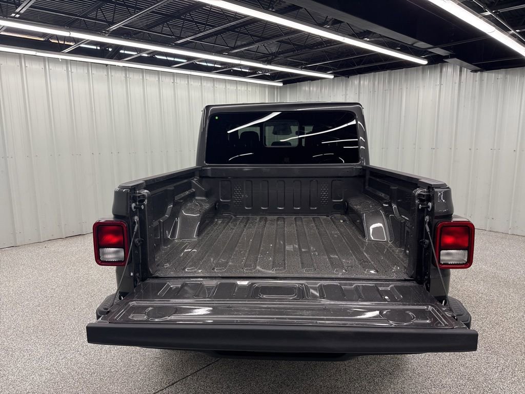 New 2026 Jeep Gladiator Sport image 9