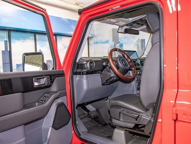 Used 2025 INEOS Grenadier Fieldmaster Edition image 13