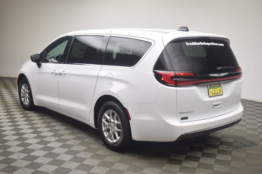 New 2025 Chrysler Pacifica Select image 12