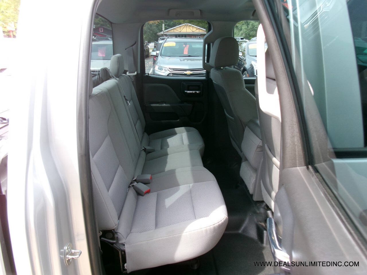 Used 2015 Chevrolet Silverado 1500 W/T AWD/4WD image 17