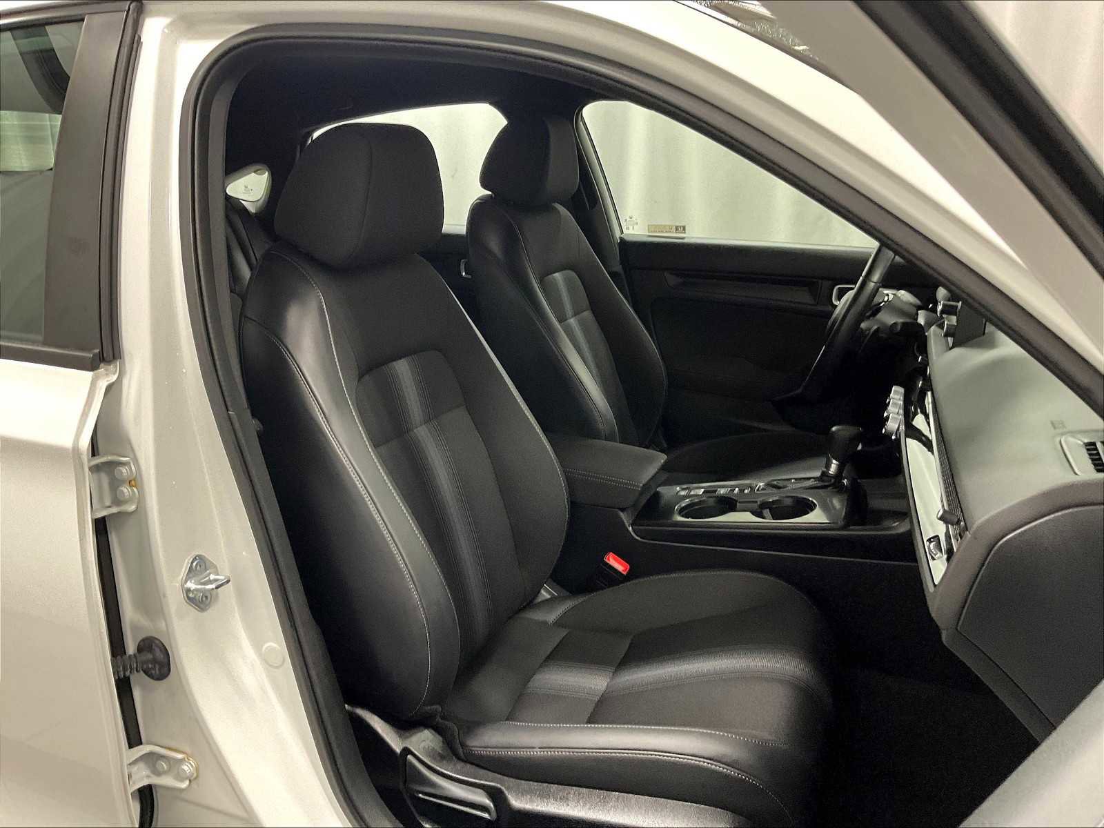 Used 2023 Honda Civic Sport image 11