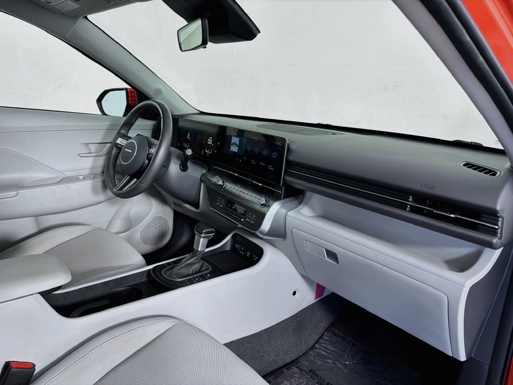 Used 2024 Hyundai Kona SEL FWD image 31