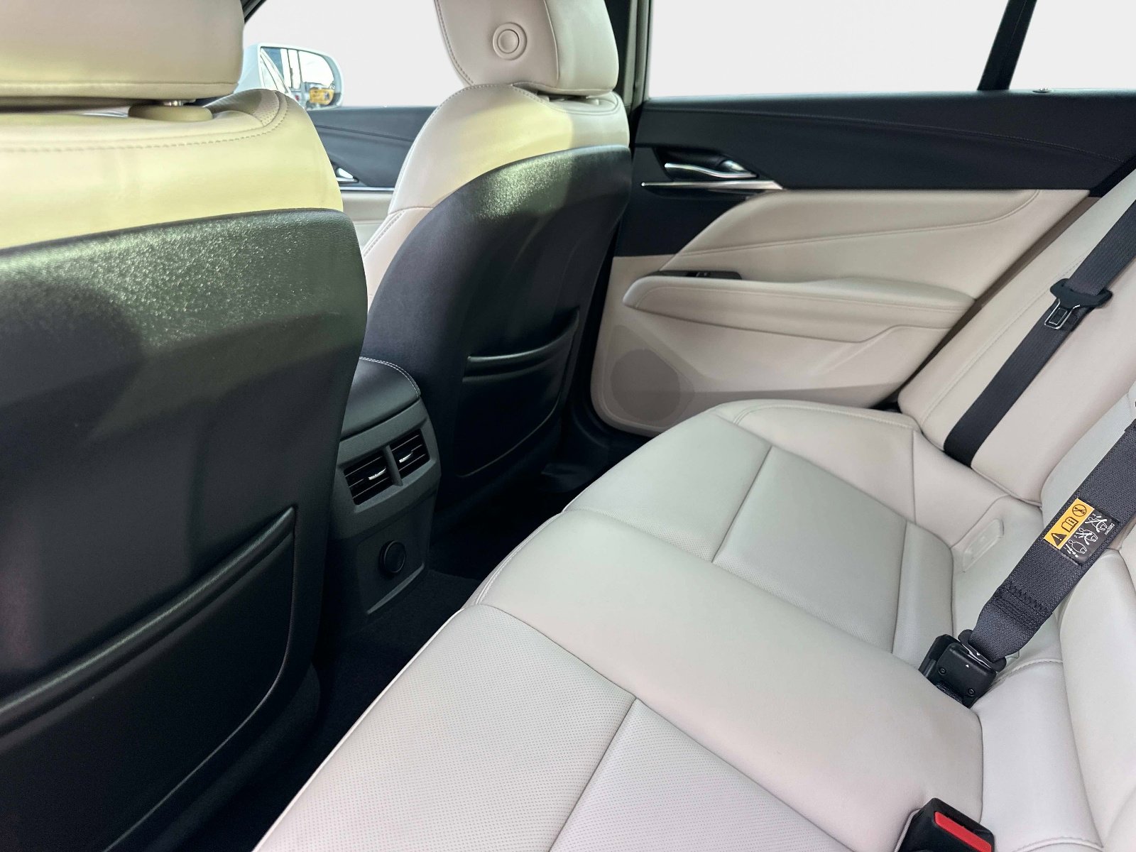 Used 2025 Cadillac CT4 Premium Luxury image 14