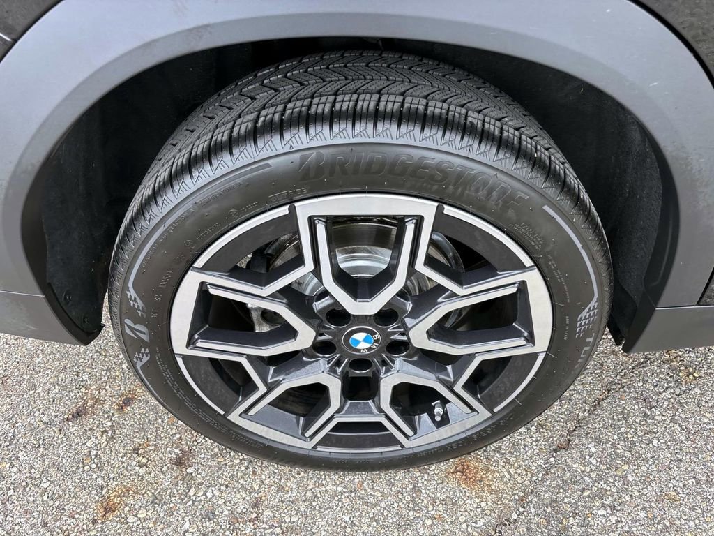 Certified 2025 BMW X2 xDrive28i image 10