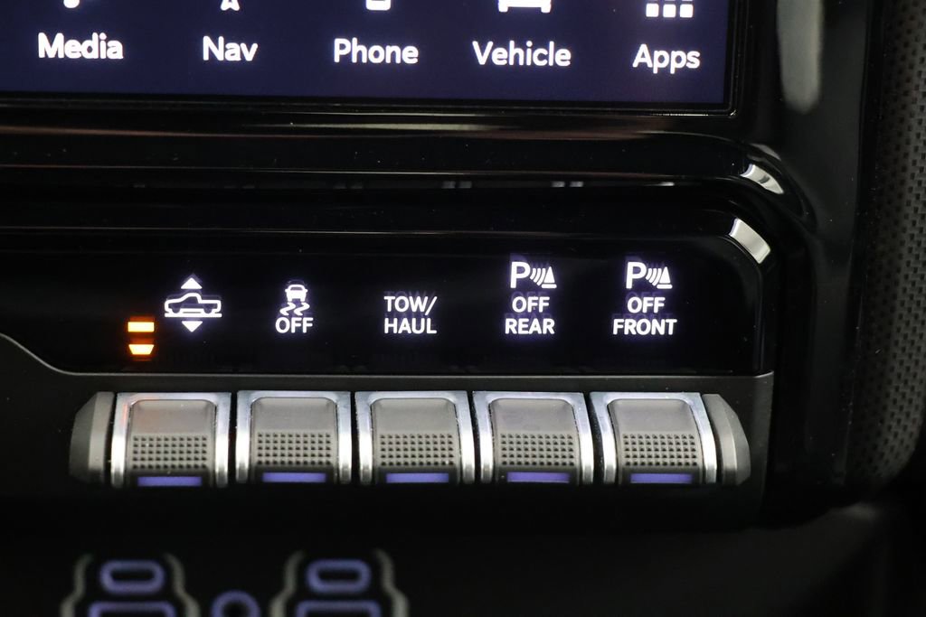 Used 2023 RAM 1500 Limited w/ Body Color Bumper Group AWD/4WD image 29