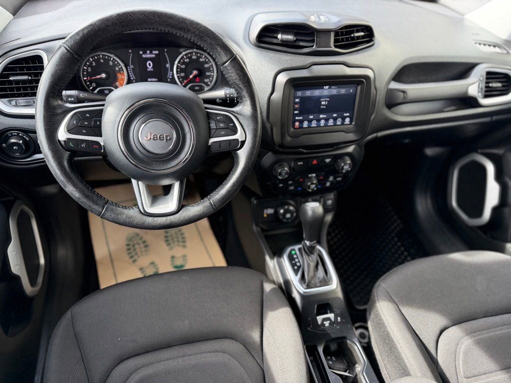 Used 2018 Jeep Renegade Latitude w/ Safety & Security Group image 17