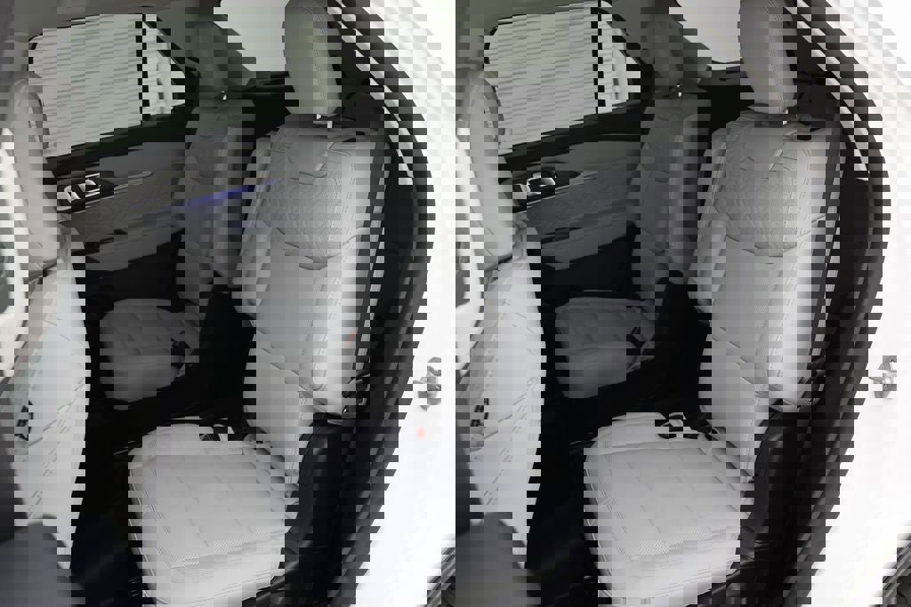 Used 2026 Ford Explorer Platinum w/ LUX Leather Package image 12