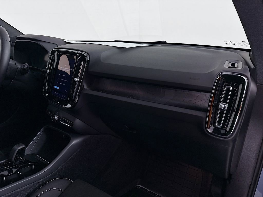 Used 2023 Volvo XC40 Recharge Plus w/ Protection Package Premier AWD/4WD image 25